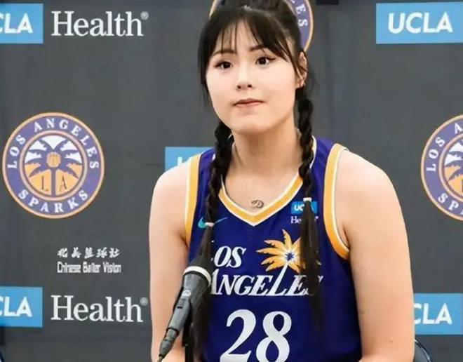 李月汝勇敢追梦，连轴转拒回 WCBA，为中国女篮未来指引方向